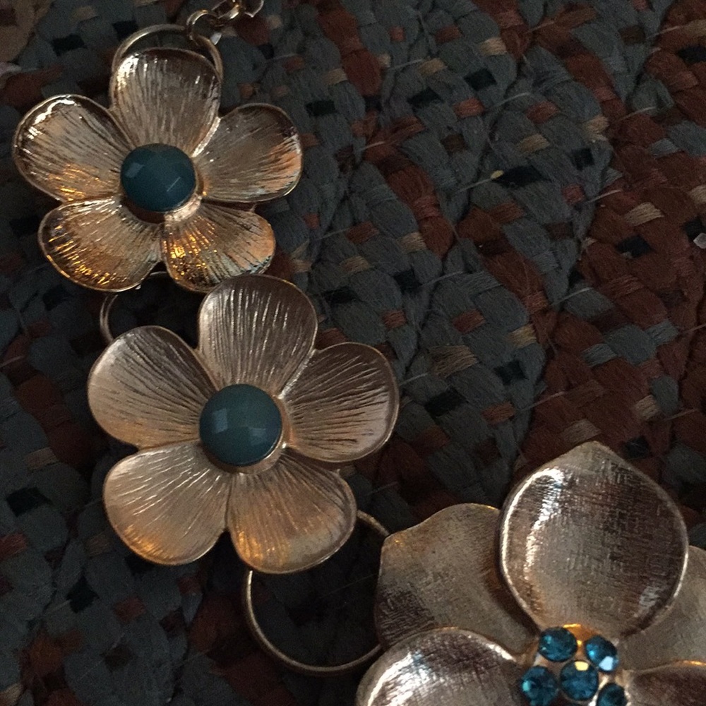 NWT necklace - Picture 2 of 2